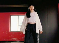 小姐姐跳街舞慢动作视频,小姐姐慢动作演绎舞动瞬间